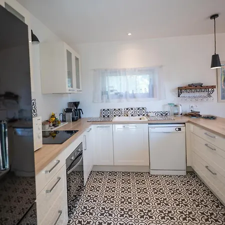 Holiday home Maison De Vigneron Saint-Cyr-en-Bourg