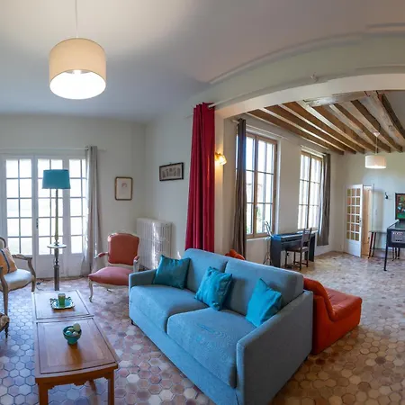 Maison De Vigneron Holiday home Saint-Cyr-en-Bourg