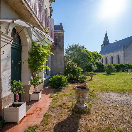 Grande Maison De Vigneron Familiale Dom wakacyjny Saint-Cyr-en-Bourg
